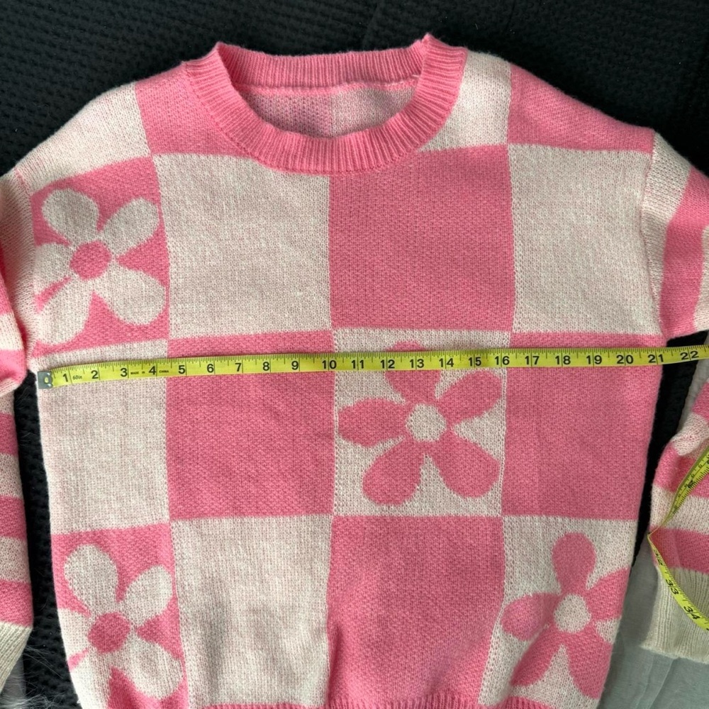 Pink Flower Checkered Sweater - Picture 4 of 6